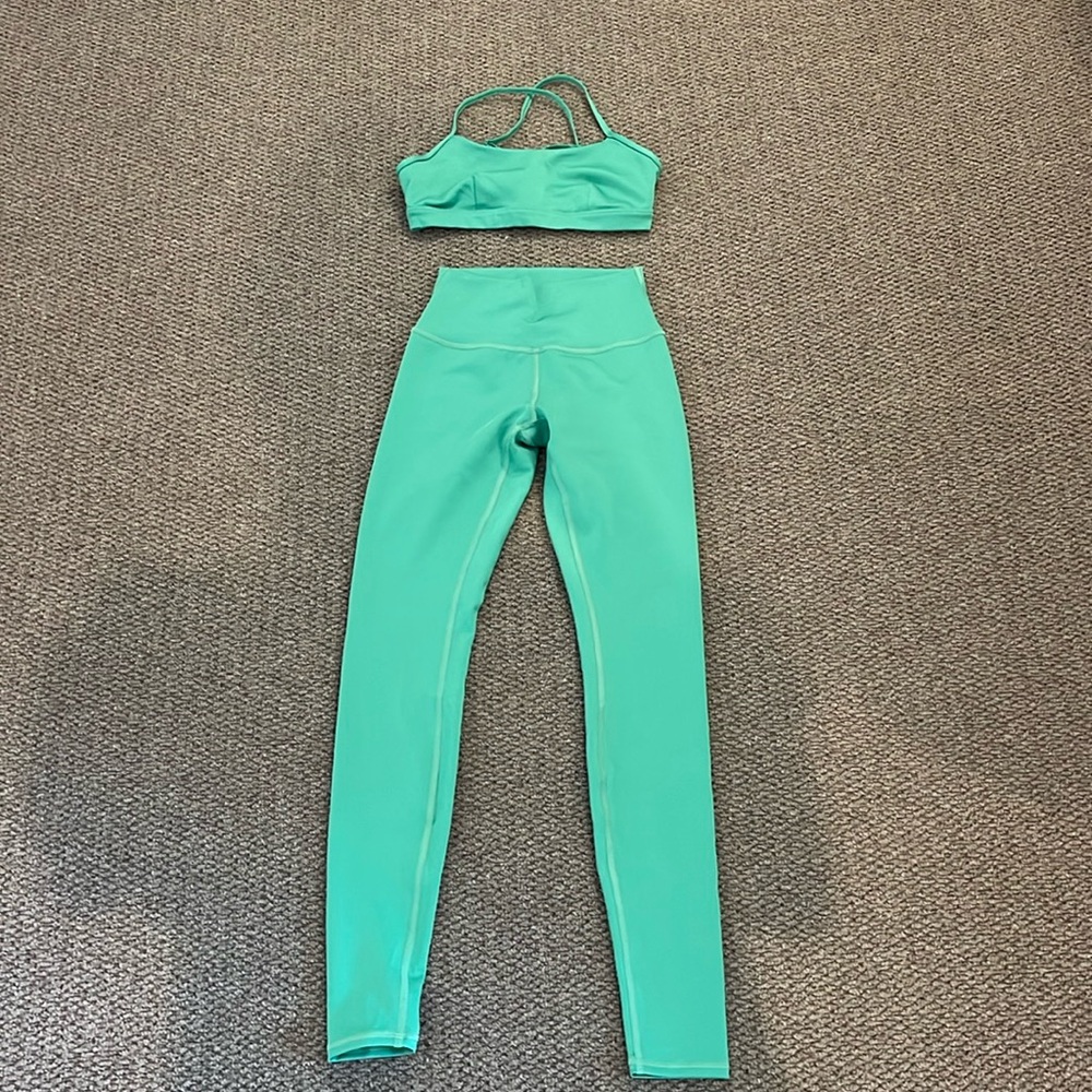 Alo Yoga Set